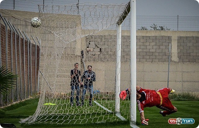 הכדור ברשת (ויסאם מואסי)