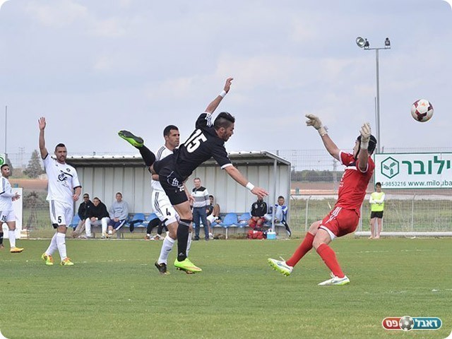 גבאי מתעופף (ארנון לוי)
