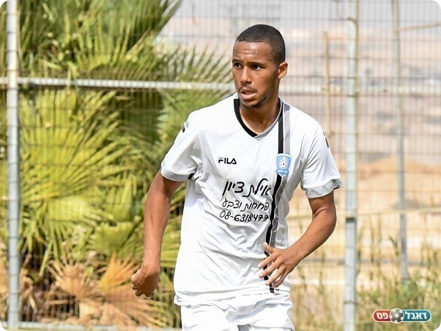 צעיר נמרץ ומוכשר. יהונתן גבינטור (יניב כהן)