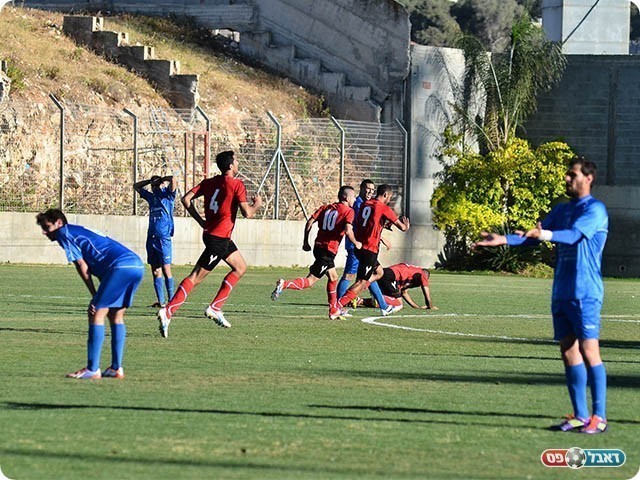 שחקני כפר כנא חוגגים, שחקני מג'ד אלכרום לא מאמינים (ארנון לוי)