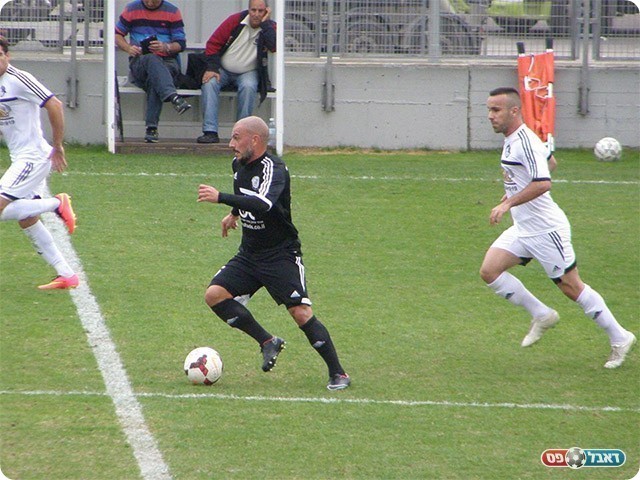 גילברט עם הכדור (אמיר שיבי)