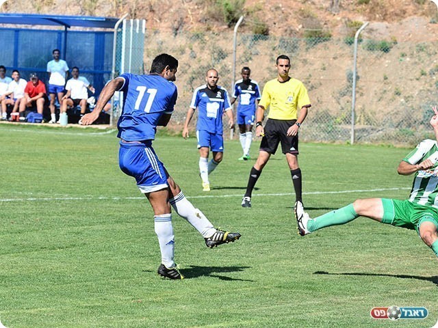 ג'נח בועט (ארנון לוי)