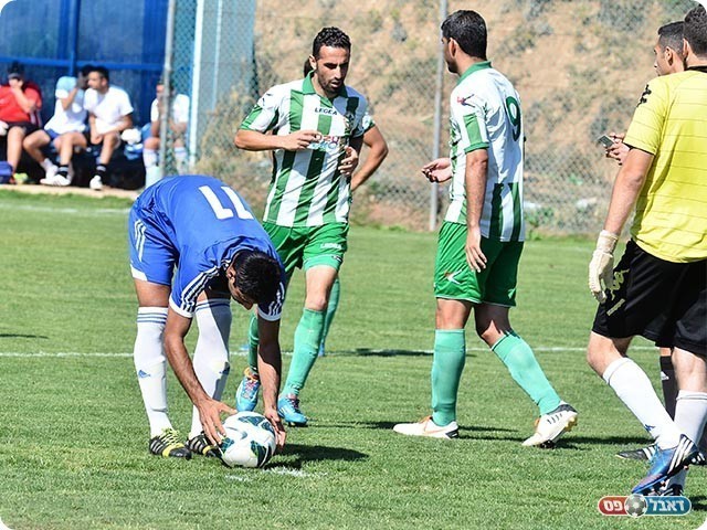 ג'נח מסדר את הכדור (ארנון לוי)