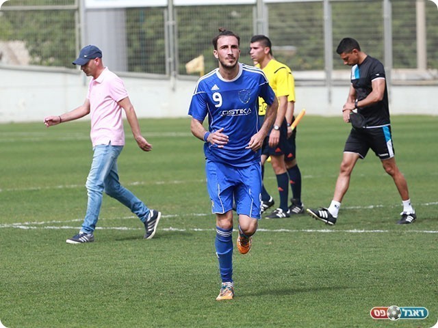 שער מדהים שלו. אמזלג (קובי פורטל)