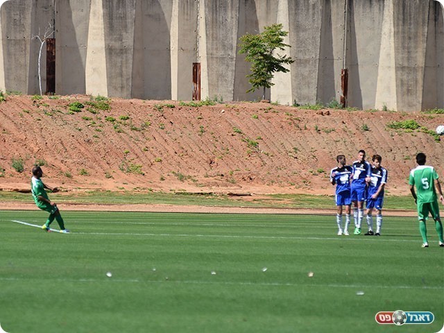 עידן דוד מסובב לשער (ארנון לוי)