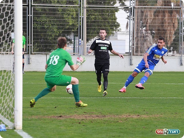 בועט (עדי מלול)