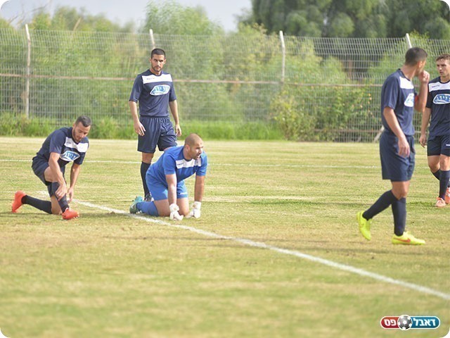 למרות שנפצע, המשיך לשחק עד הסיום. השוער, בהא דיאב (ארנון לוי)