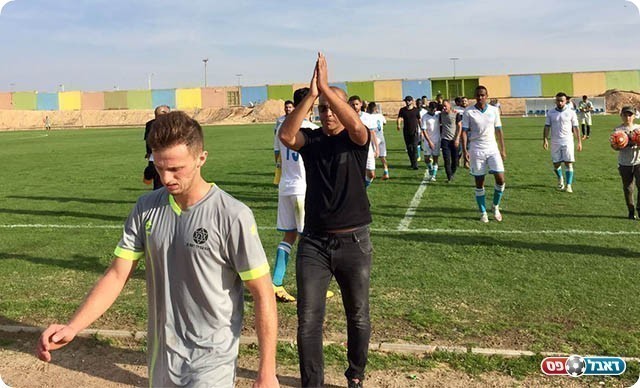 אהוד כחילה ושחקני דימונה (איציק כלפי)