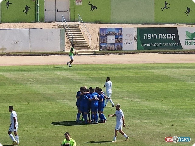 מתחו את דימונה עד הקצה. שחקני אילת חוגגים כיבוש שער (דן בונבידה)