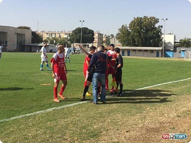 שחקני אזור לאחר האדום לרז (איציק כלפי)