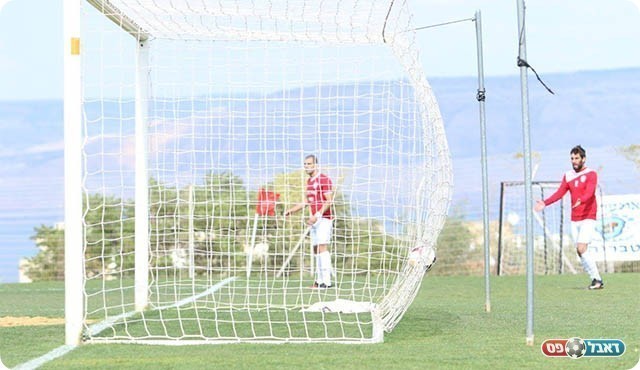 הכדור של ברז'יק ברשת (עודד חסין)