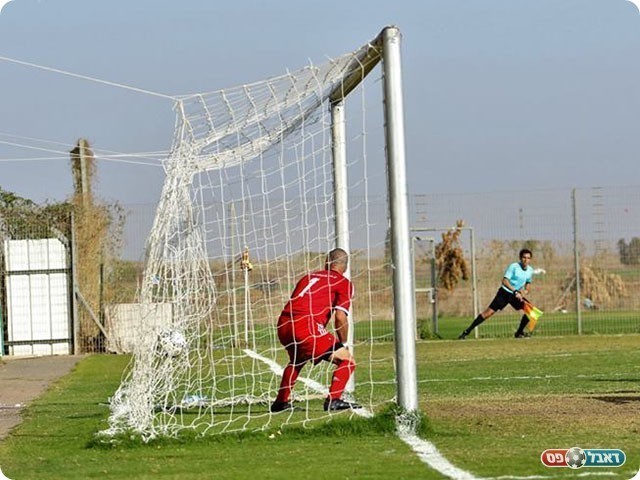 הכדור של טוויל ברשת (עודד חסין)