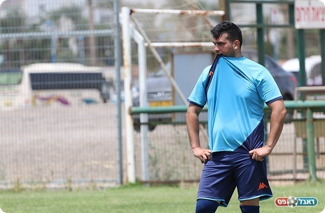 מאוכזב. אמסלם (אביב רומשקנו)