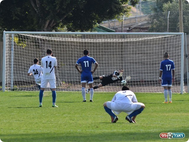 בן הרוש עוצר את הפנדל בעונה שעברה (ארנון לוי)