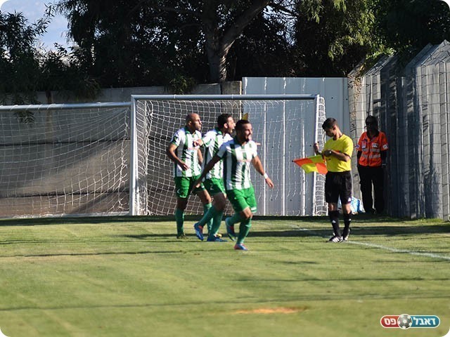 שחקני דליה אחרי השוויון (ארנון לוי)