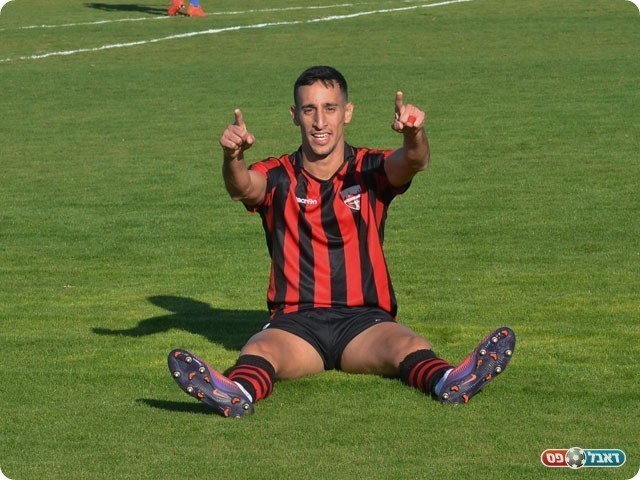 חם מתמיד. עומר בוארון (אבי רביבו)