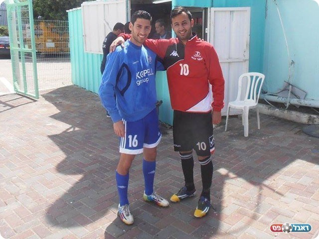 שאדי חמודה (מימין) עם צמד (דור היקה)