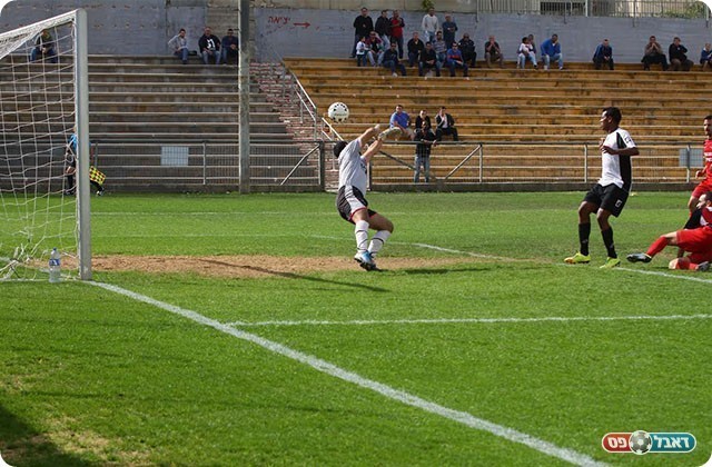 חן ראובן כובש (שלומי גבאי)