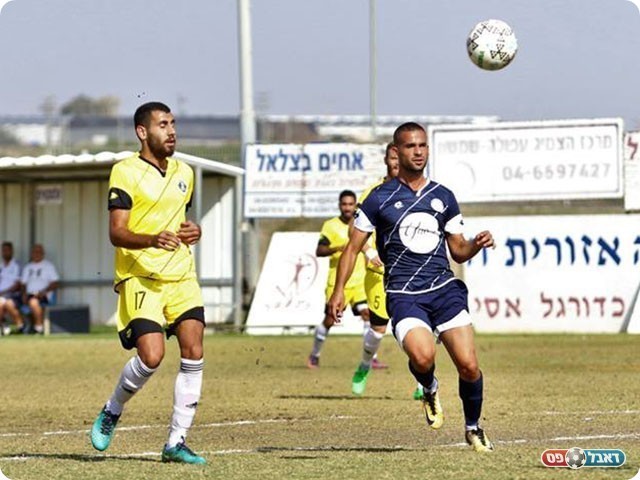 לירון אלימלך מנסה להגיע לכדור (עודד חסין)