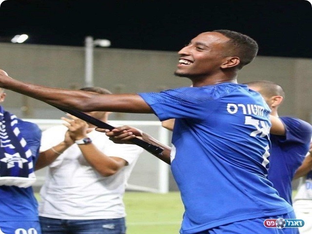 יחגוג גם הערב? עידן טוקלומטי (מדיה מכבי פ"ת)