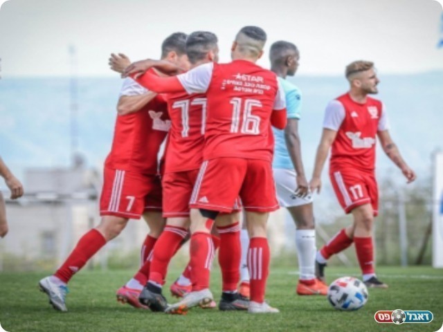 שחקני טירה. (נזיה סולטן)