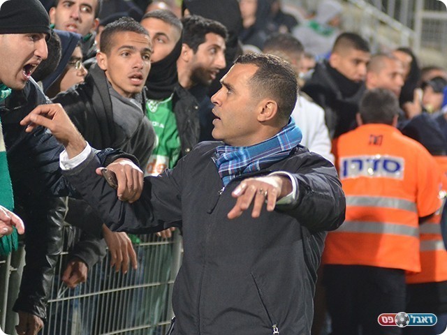 כבר במקום השלישי, מאמן אחי נצרת טל בנין (צילום: ארנון לוי)