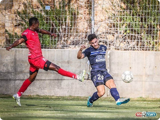 יהב גרופינקל מגנה של נצרת עילית מבשל את השלישי (וואסים מוואסי)