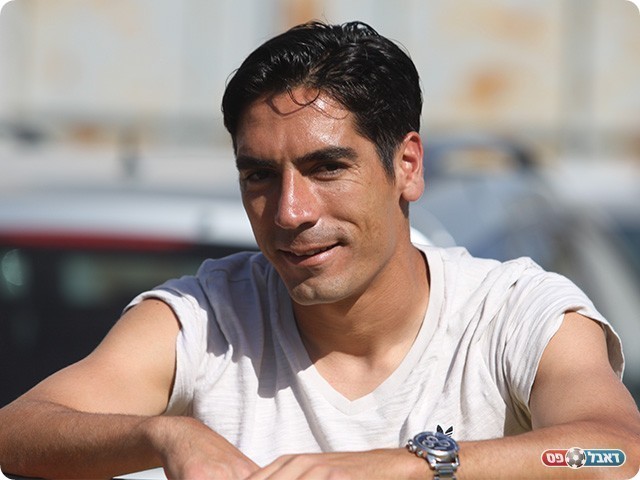 כיבד בנוכחותו, יואב זיו (שלומי גבאי)