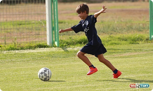 בא לעודד מקרוב. כהן ג'וניור (קובי פורטל)