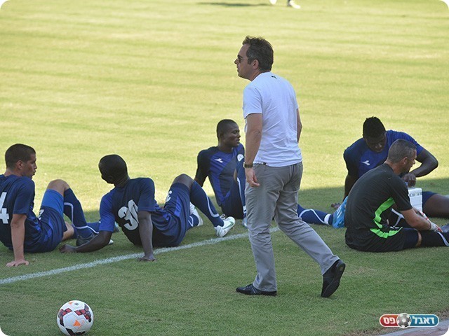 מאמן עפולה, ירון הוכנבוים (קובי פורטל)