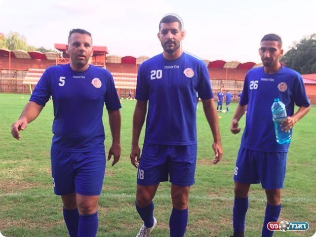 שחקני כפר שלם