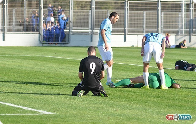 אלקנתי לא מאמין שהכדור לא נעצר ברשת (ארנון לוי)