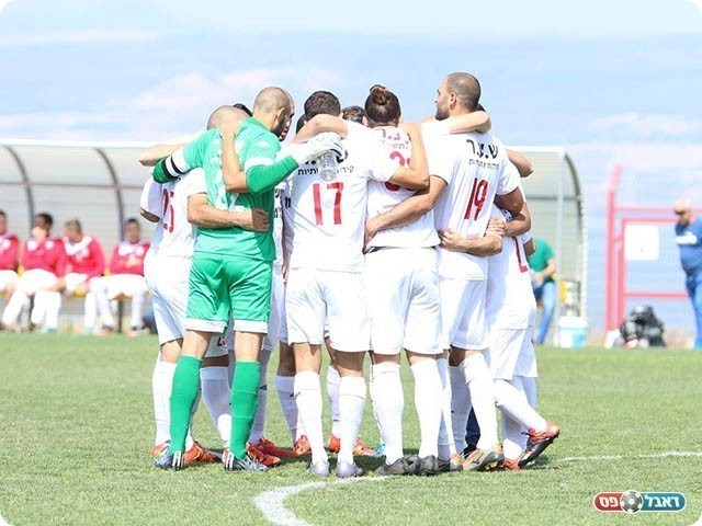 לפחות סיימה עם תואר "הלוזרית הנצחית". שחקני הרצליה (עודד חסין)