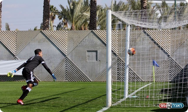 הכדור ברשת (לירן דורף)