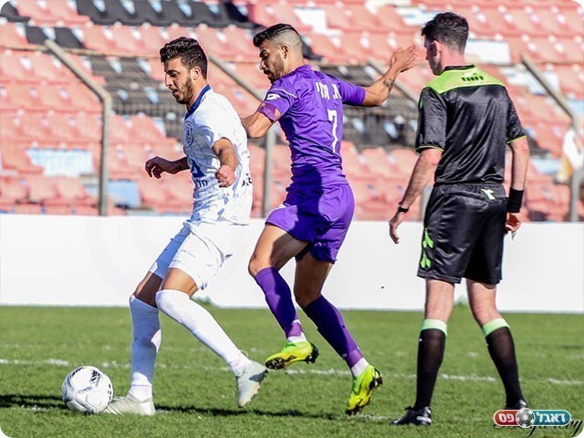 לזמי מנסה להשיג את הכדור (מאיה לוי)