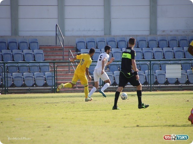 גם בהרצליה צפויה לו הרבה עבודה. ירדן מגידיש במשחק מול יבנה (בן מלניק)