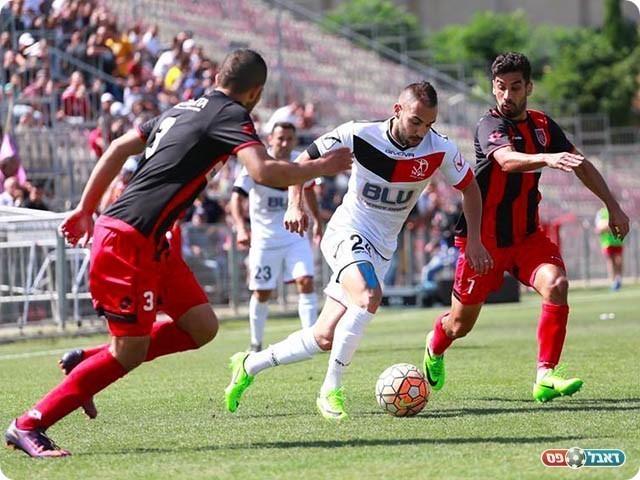 מכוון למעלה. מלכה (עדי מלול)