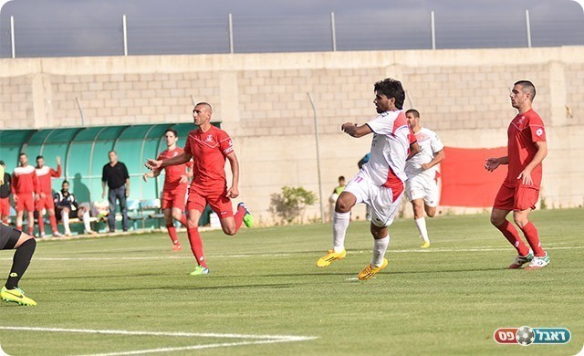 מוסא עם השער השני (ארנון לוי)