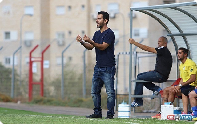 חייב עומק בספסל. אוזן (עודד חסין)