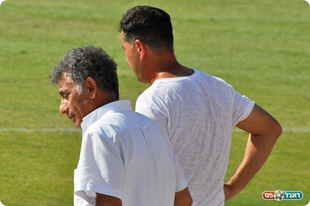 2 נקודות מ-18. בוחבוט (מימין) עם אפרים אביגדור (אילן שי, אתר eyoya)