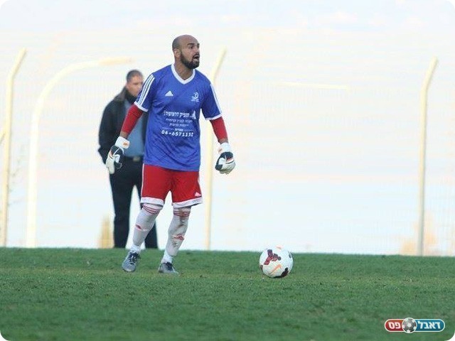 אבו סאלח נכנס לשער (עודד חסין)