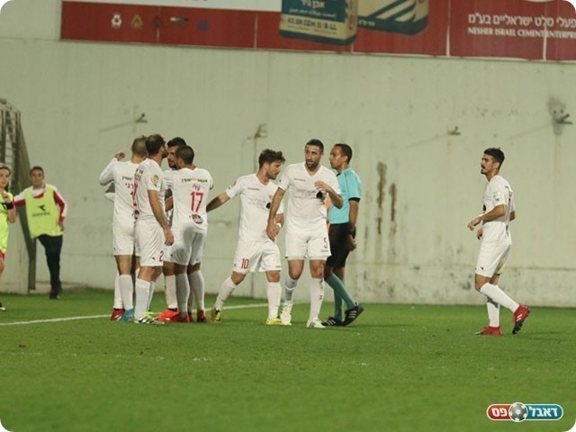 שחקני "רובי שפירא" חוגגים את השער הראשון (נזיה סולטאן)