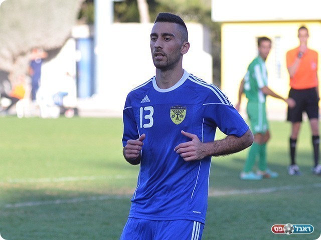 הזדמנות שלו נבלמה ע"י הגנת כפר סבא, סהר דהן (צילום: קובי פורטל)