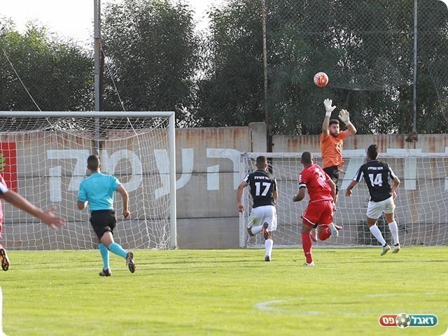 סופר עם ההקפצה מעל ביראני (עדי מלול)