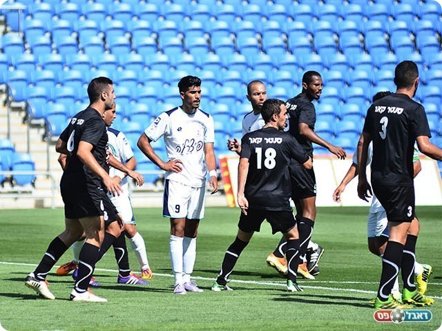 שחקני שתי הקבוצות (ארנון לוי)