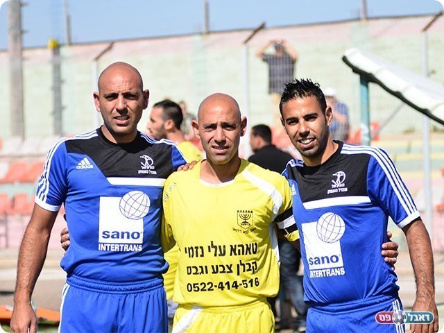 מימין לשמאל: בני, נדיב ושחר סימן טוב (ארנון לוי)