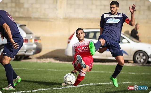 סלים עמאש כובש את שער הניצחון (וואסים מוואסי)