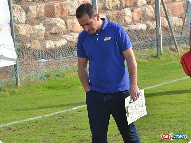 מאמן חדרה, סשה פלדמן (ארנון לוי)