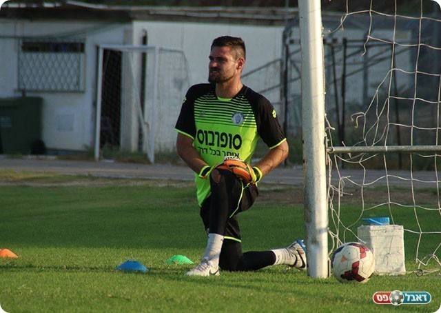 מקבל את המושכות כשוער ראשון. עדי תדמור (עודד חסין)