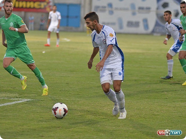 יוכל להפתיע בשכונה? שחקנה של ראשל"צ, עומרי שקל (ארנון לוי)